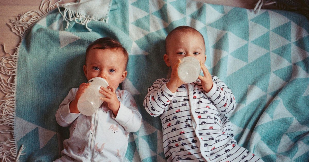 bottle feeding babies