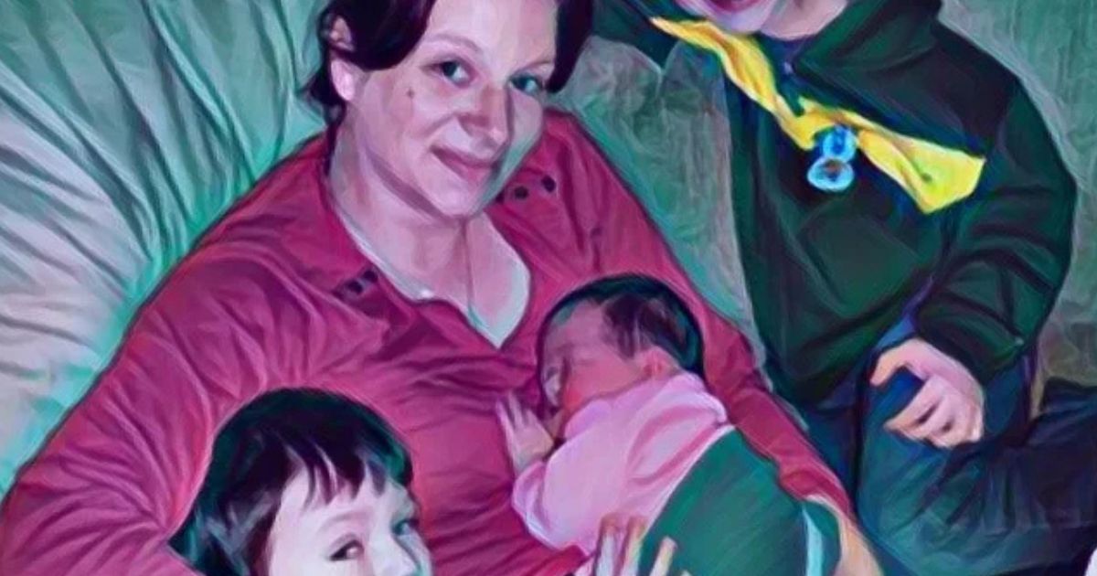 postpartum mom with 3 kids