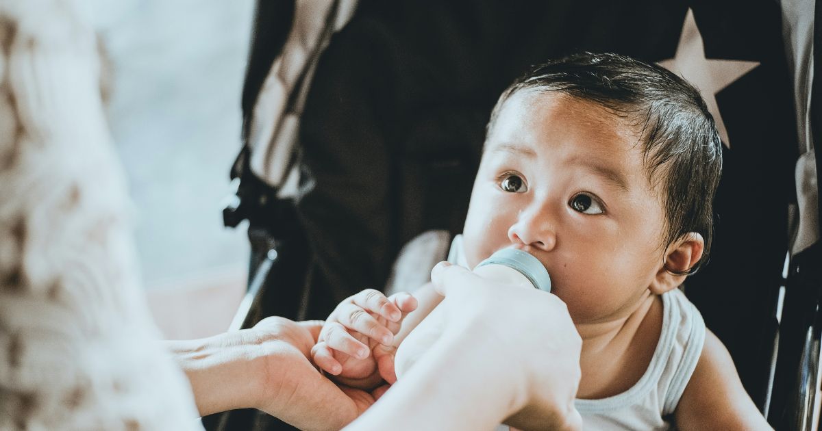 baby bottle feeding formula